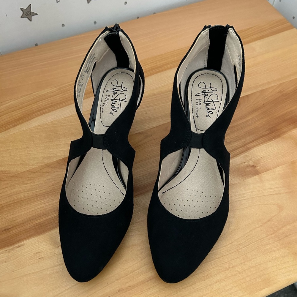 Black Life Stride dress shoes - worn once. Size 6.5